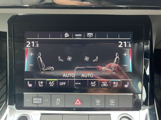 AUDI E-TRON 2021 Image 31