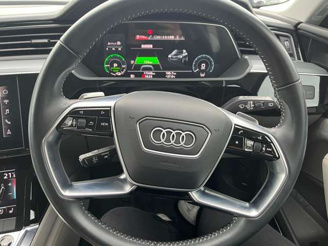 AUDI E-TRON 2021 Image 31