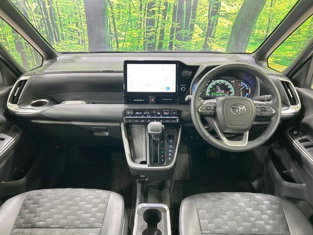 TOYOTA VOXY HYBRID 2024 Image 31