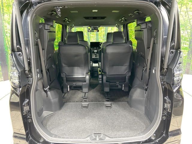 TOYOTA VOXY HYBRID 2024 Image 31