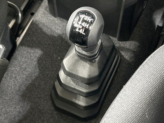 SUZUKI JIMNY 4WD 2024 Image 31