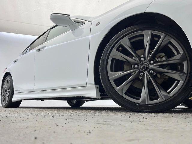 TOYOTA LEXUS ES300H 2019 Image 31