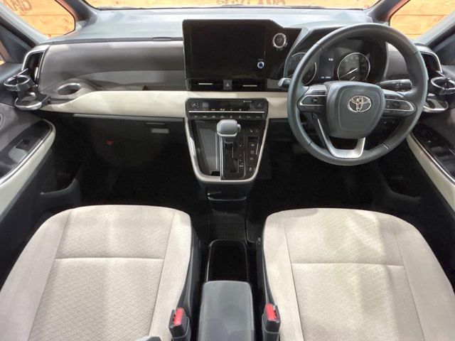 TOYOTA NOAH 2022 Image 31