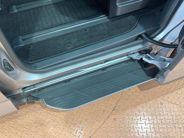 TOYOTA NOAH 2022 Image 31