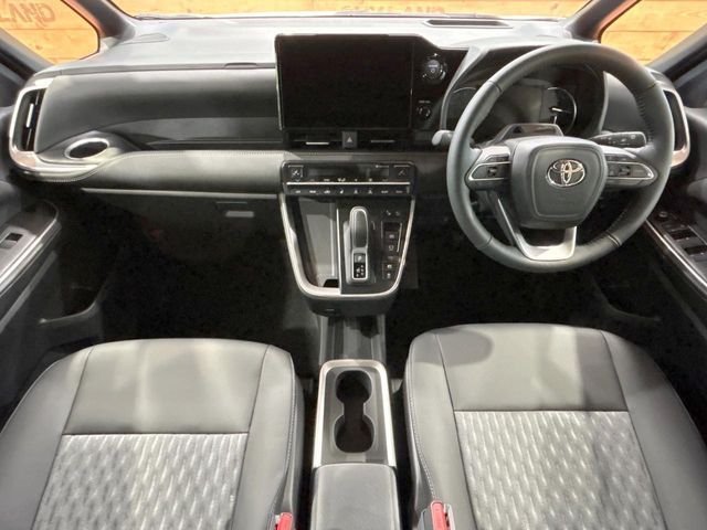 TOYOTA NOAH HYBRID 2026 Image 31