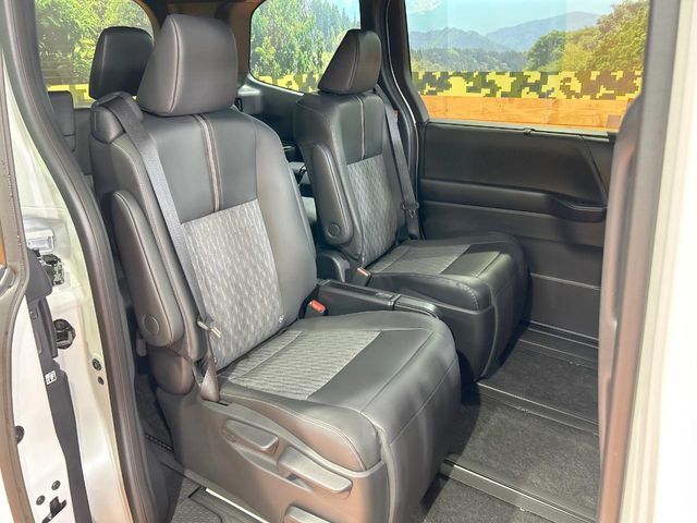 TOYOTA NOAH HYBRID 2026 Image 31