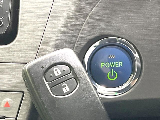 TOYOTA PRIUS 2013 Image 31