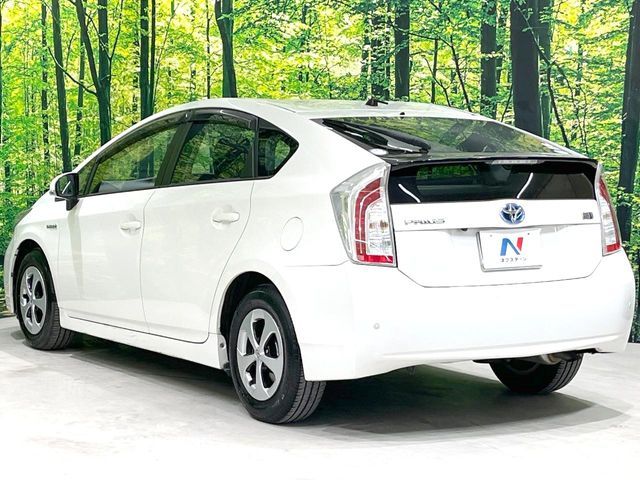 TOYOTA PRIUS 2013 Image 31
