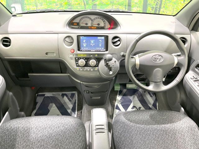 TOYOTA SIENTA 2013 Image 31