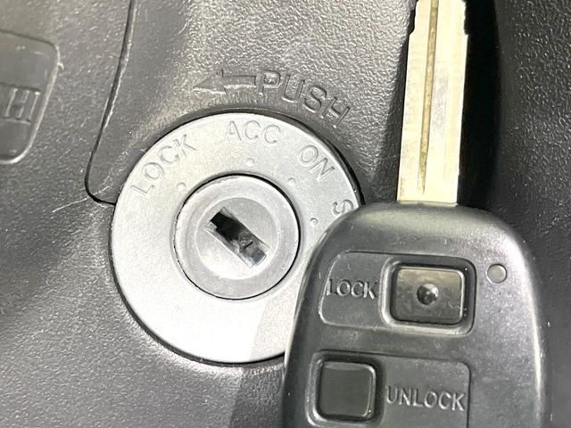 TOYOTA SIENTA 2013 Image 31