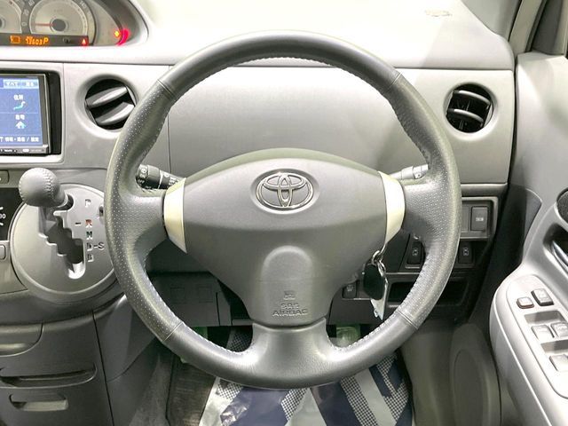 TOYOTA SIENTA 2013 Image 31