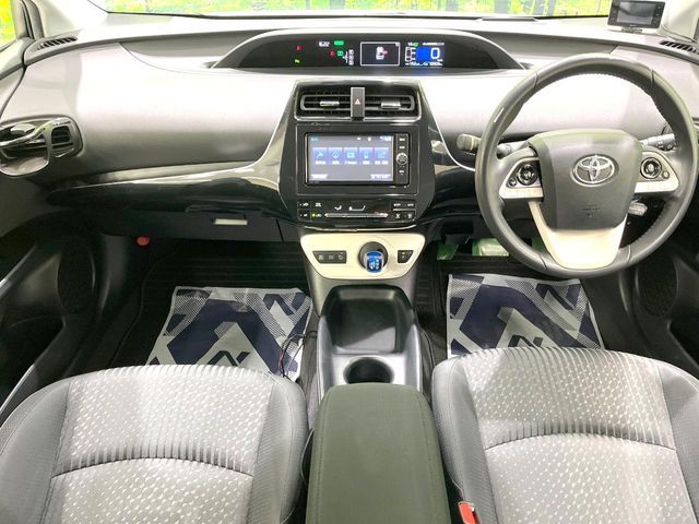 TOYOTA PRIUS 2017 Image 31