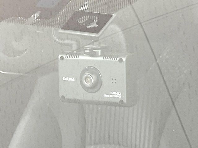 TOYOTA PRIUS 2017 Image 31