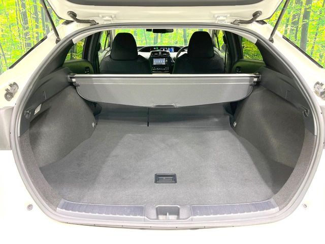 TOYOTA PRIUS 2017 Image 31