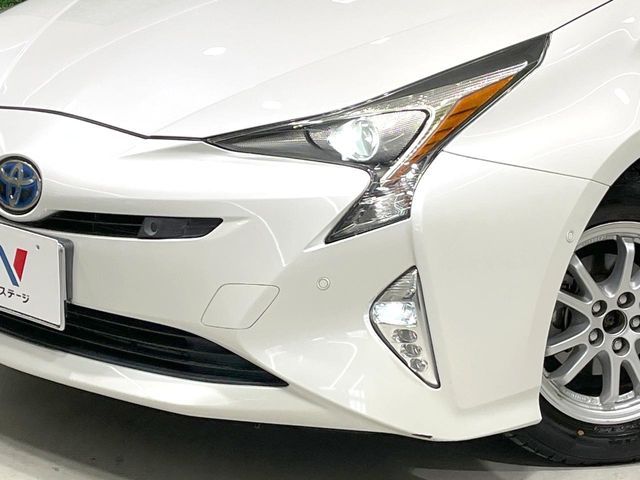 TOYOTA PRIUS 2017 Image 31