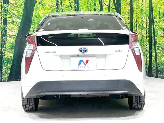TOYOTA PRIUS 2017 Image 31