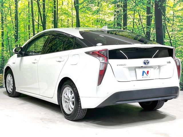 TOYOTA PRIUS 2017 Image 31