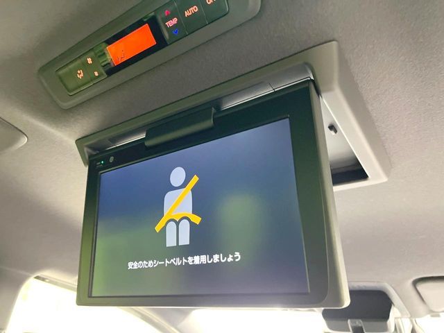 TOYOTA VOXY HYBRID 2018 Image 31