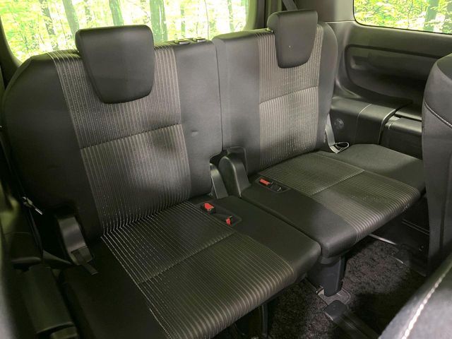 TOYOTA VOXY HYBRID 2018 Image 31