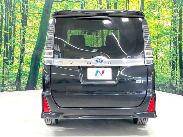 TOYOTA VOXY HYBRID 2018 Image 31