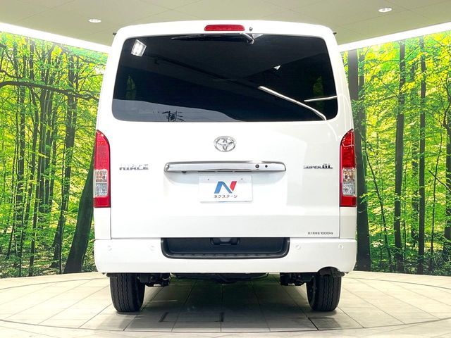 TOYOTA HIACE VAN 2WD 2023 Image 31