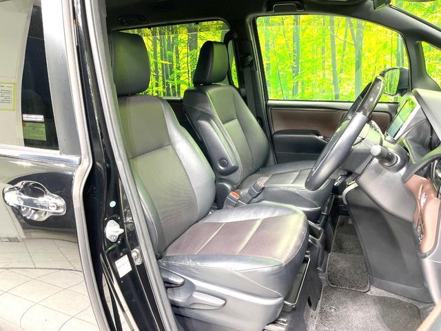 TOYOTA ESQUIRE HYBRID 2018 Image 31