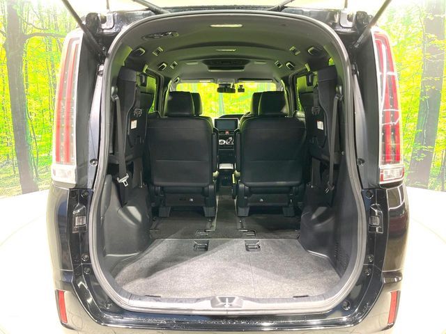 TOYOTA ESQUIRE HYBRID 2018 Image 31