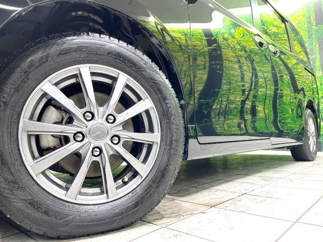 TOYOTA ESQUIRE HYBRID 2018 Image 31