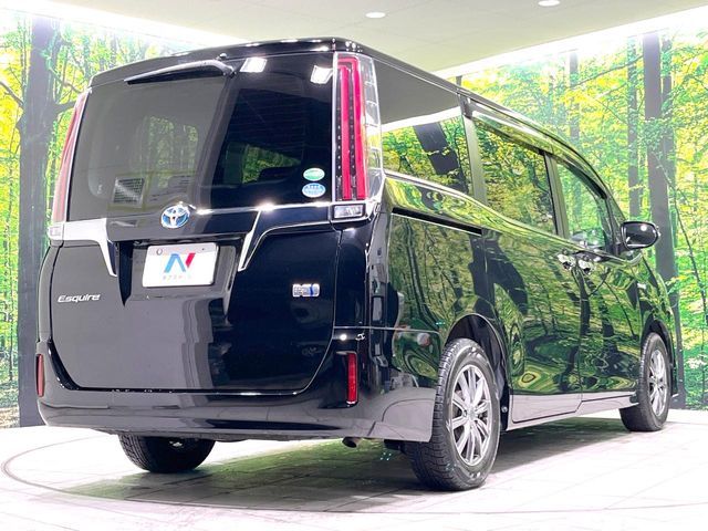 TOYOTA ESQUIRE HYBRID 2018 Image 31