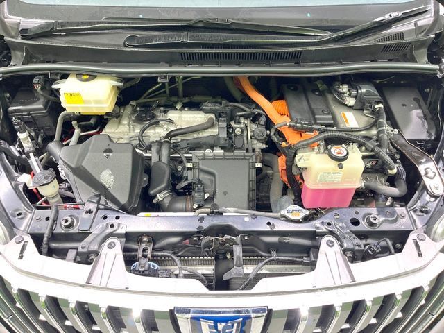 TOYOTA ESQUIRE HYBRID 2018 Image 31