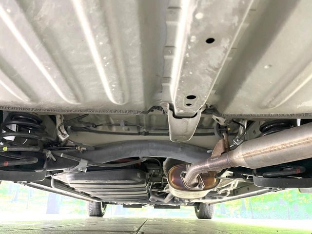 TOYOTA ESQUIRE HYBRID 2018 Image 31