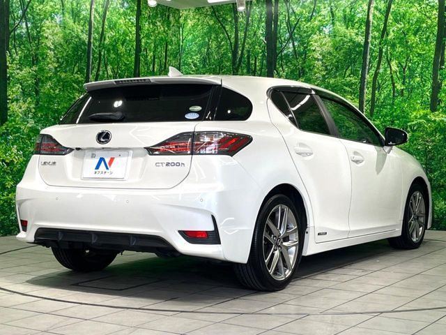 TOYOTA LEXUS CT200H 2017 Image 31
