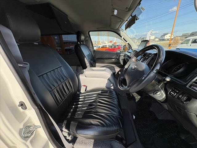 TOYOTA HIACE WAGON 2010 Image 31