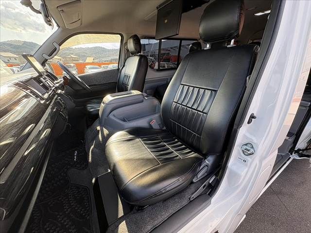 TOYOTA HIACE WAGON 2010 Image 31