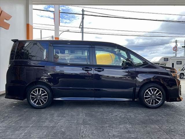 TOYOTA VOXY 2015 Image 31