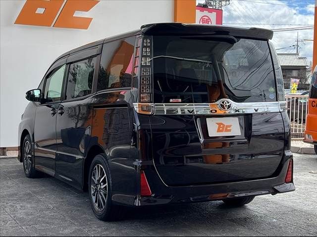 TOYOTA VOXY 2015 Image 31