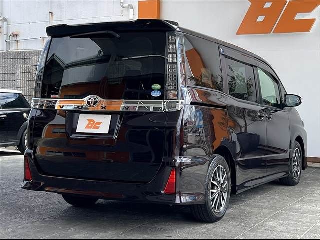 TOYOTA VOXY 2015 Image 31