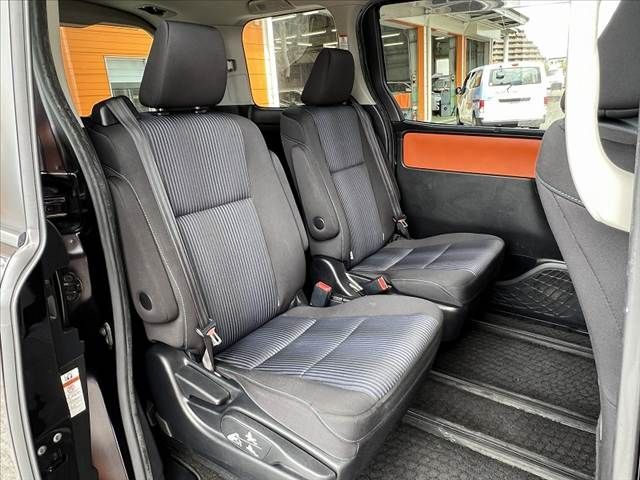 TOYOTA VOXY 2015 Image 31