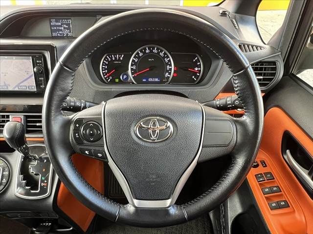 TOYOTA VOXY 2015 Image 31