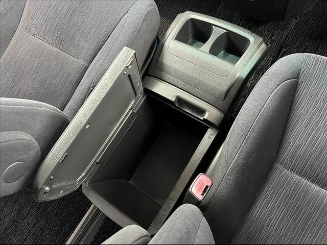 TOYOTA VELLFIRE 2011 Image 31