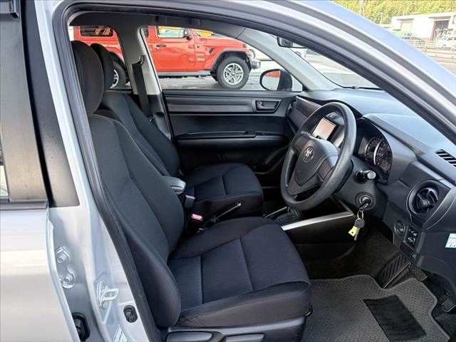 TOYOTA COROLLA FIELDER 2017 Image 31