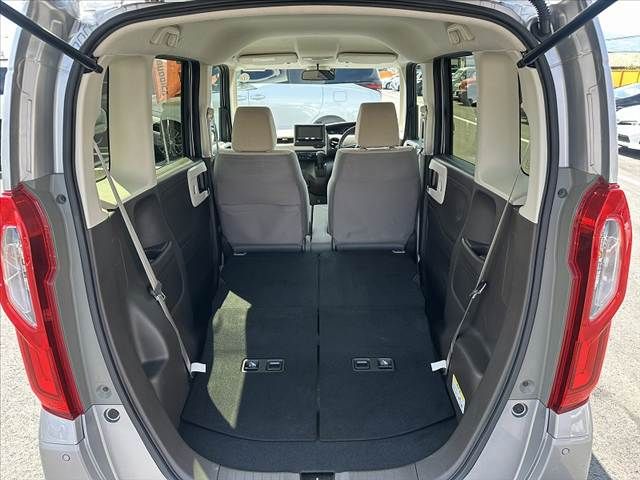 HONDA N BOX 2022 Image 31