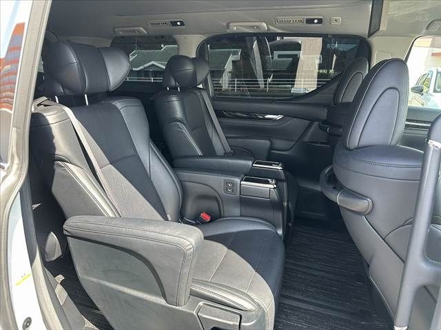 TOYOTA VELLFIRE 2018 Image 31