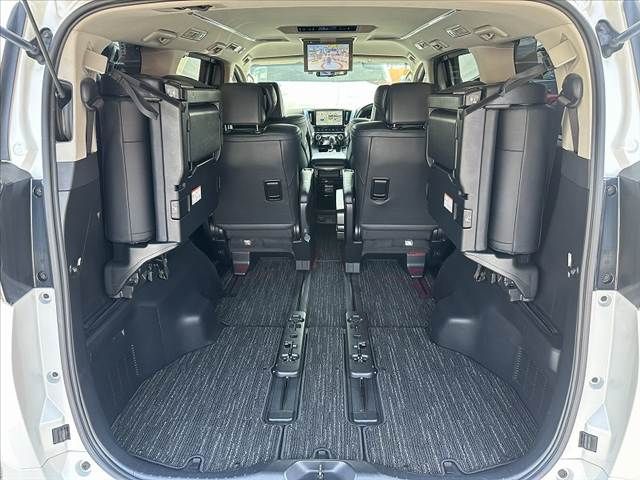 TOYOTA VELLFIRE 2018 Image 31