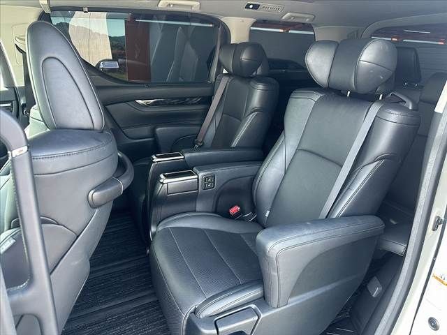 TOYOTA VELLFIRE 2018 Image 31