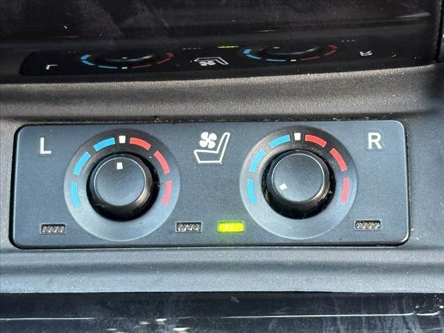 TOYOTA VELLFIRE 2018 Image 31