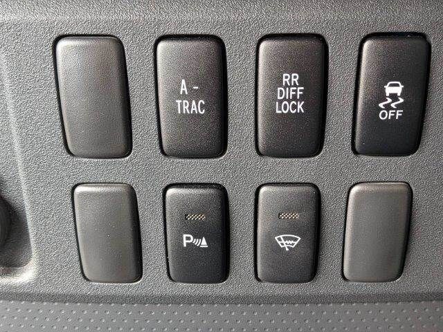 TOYOTA FJ CRUISER 4WD 2011 Image 31