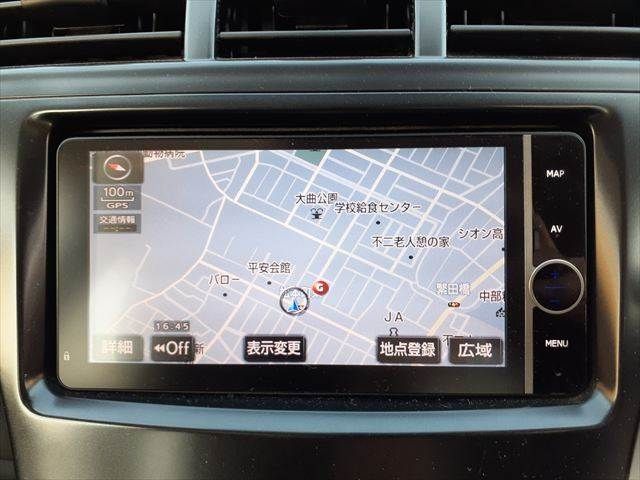 TOYOTA PRIUS ALPHA 2012 Image 31