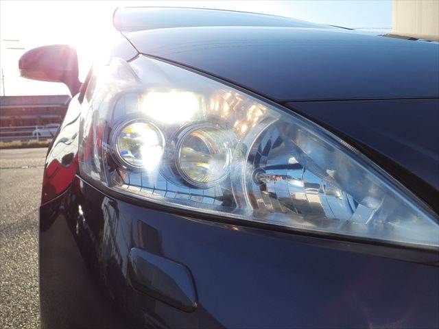 TOYOTA PRIUS ALPHA 2012 Image 31