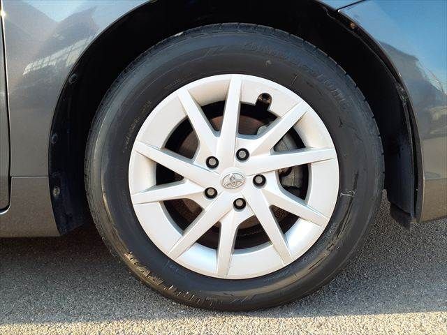 TOYOTA PRIUS ALPHA 2012 Image 31